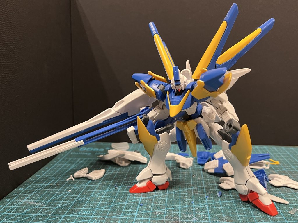 バスターのキャノンとメガビームライフルが余っていたのでニコイチにして長物の武器を作ってみました