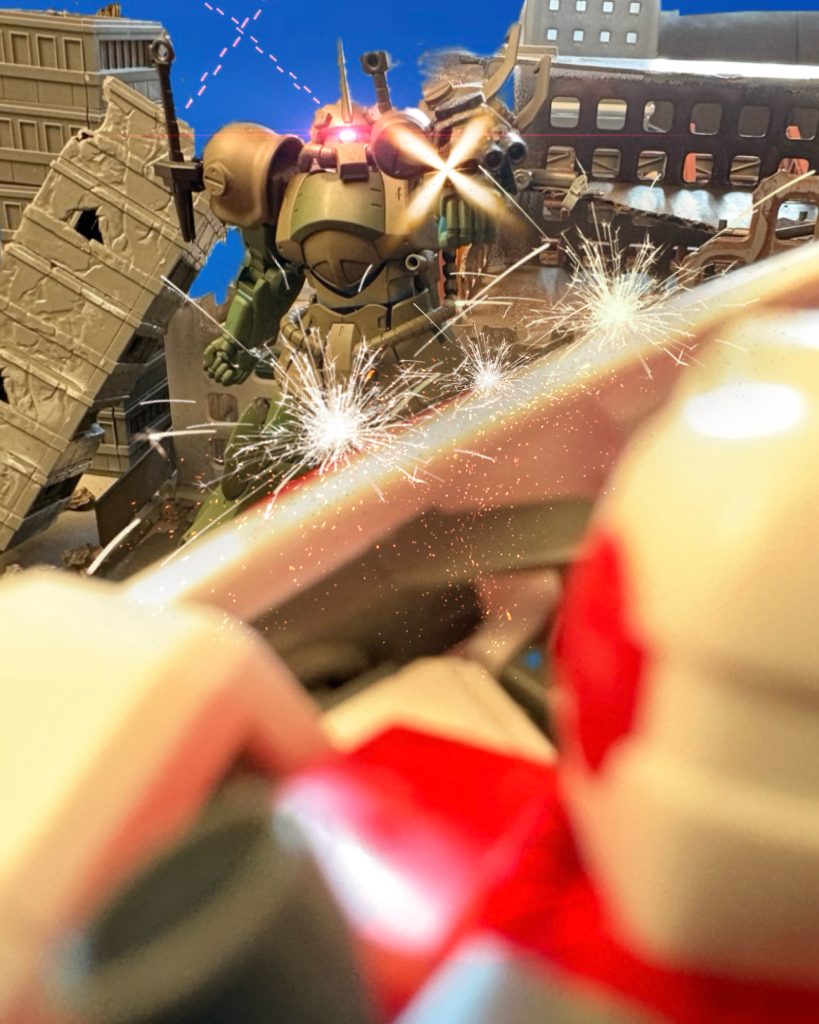 戦車隊を護衛するジムコマンドが登場、MS戦が展開される。