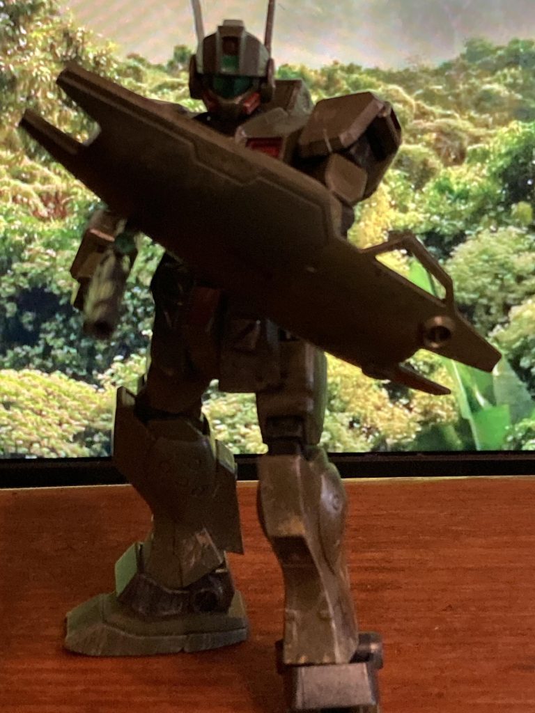 シールドを構えて！なんかねー、警察の機動隊みたいでねー、いいね👍