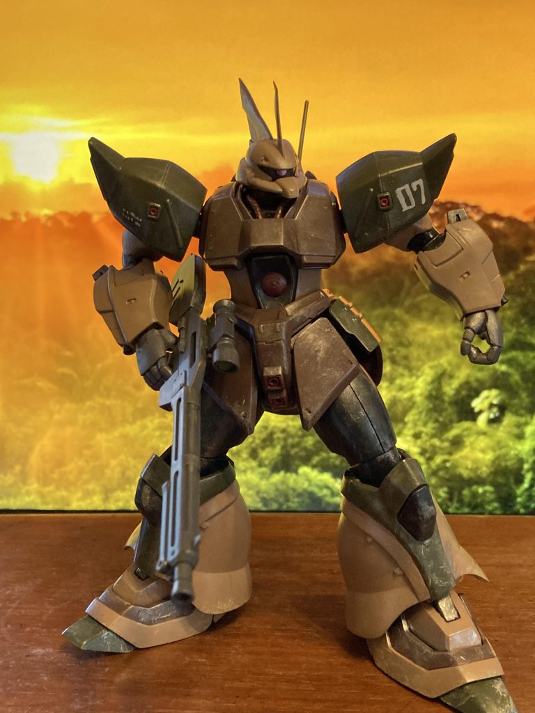 完成品を手に入れましてね。ゲルググイェーガーを作った事なかったもんで、分解しようとして、あれ？