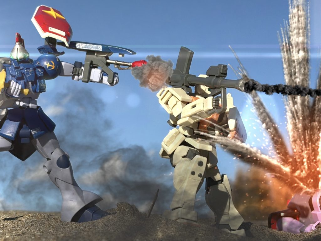 「乱戦に紛れて俺を撃たないでくれよ!?」「ならレドームの欺瞞装置を切ったらどうです?隊長!?」「ギャン・ウォールード」と呼ばれる鹵獲MSが僚機の陸戦型ジムに背を預け、立て続けにジオンのMSを倒していく。最前線で大立ち回りを演じるMS隊の隊長、副隊長を見て連邦のパイロット達は次第にこの戦闘が自分達の優勢になっていくのを感じた。その感覚が彼らの攻勢をより一層勢い付けていく。