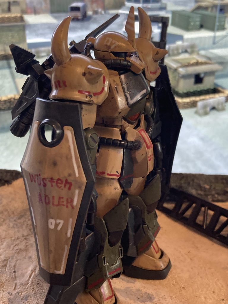 マーキングは全て手書きで頑張ってみました。シールドに『砂漠の鷲』(ドイツ語)と書きましたが‥。