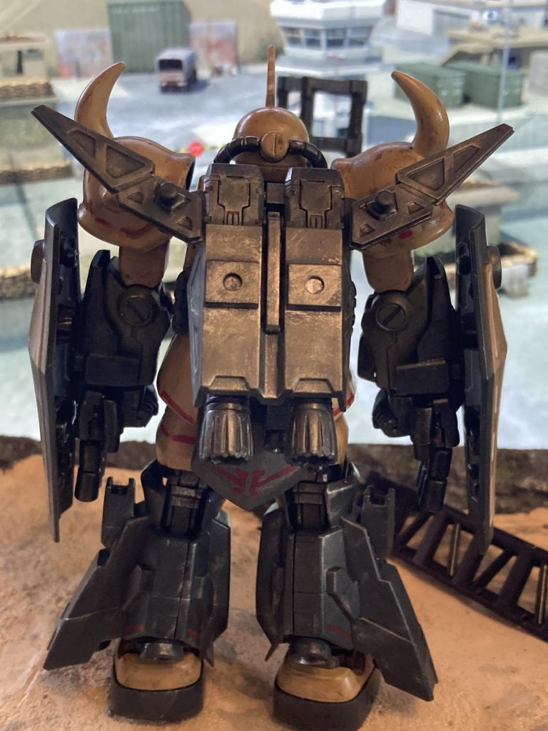 飛行用バックパック‥。少し大きく感じますが、可動もするので良いパーツかなー？