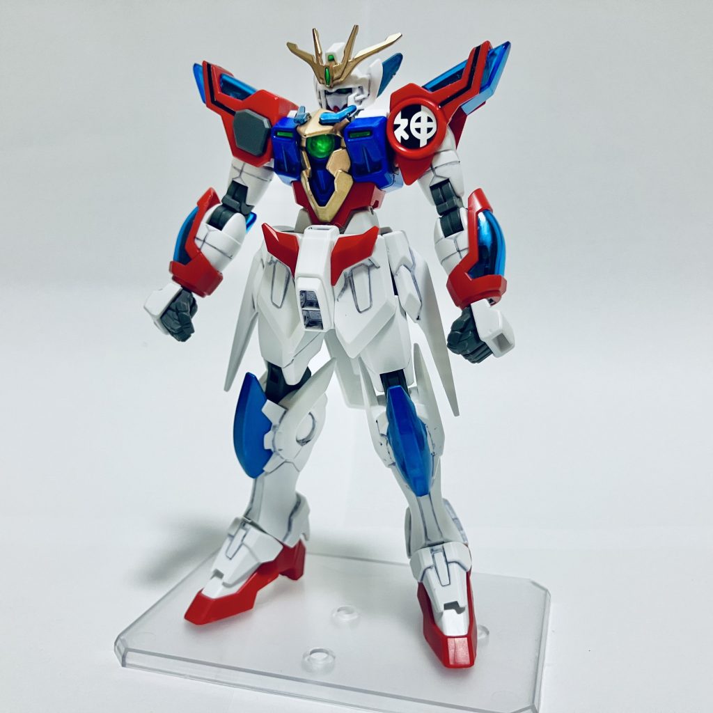 ガンダムライトニンググリフの素体の正面です。武装が少ない一方で、素直な操縦がしやすい形態になります。