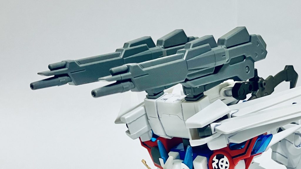 大出力ビーム砲です。普段は通常のビーム砲として機能しますが、ゼロドライブ形態の際にマイクロウェーブを受信することで、後述のマイクロウェーブキャノンとして真価を発揮します。