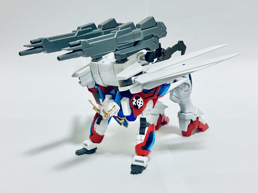 グリフウラヌスのビースト形態です。地上を安定して走る形態になります。