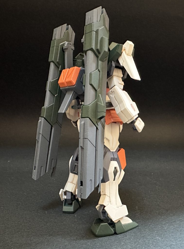 あまりメリハリをつけずに、色調を統する感じで塗ってみました。