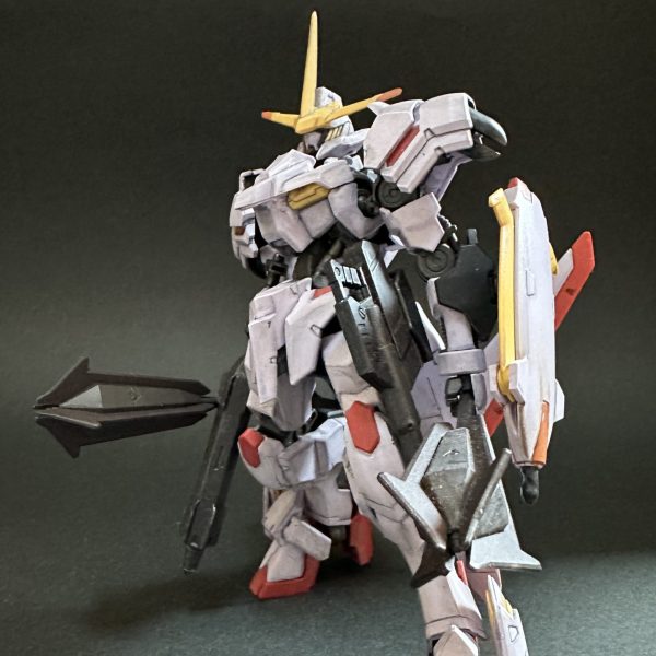 今月のオルフェンズ 補完 ガンダム端白星 成形色仕上げ｜kusari