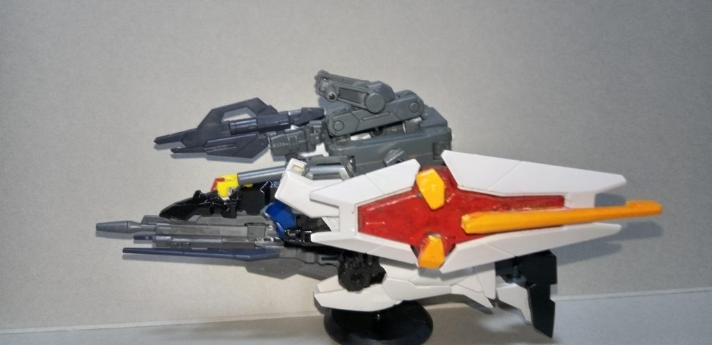 武装やアーマーはすべてスタンドにマウントできます。