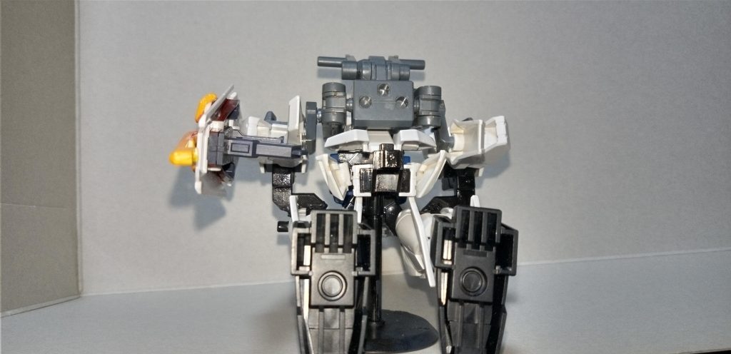 背部 エールストライカーは無改造でスタンドに取り付けができます。