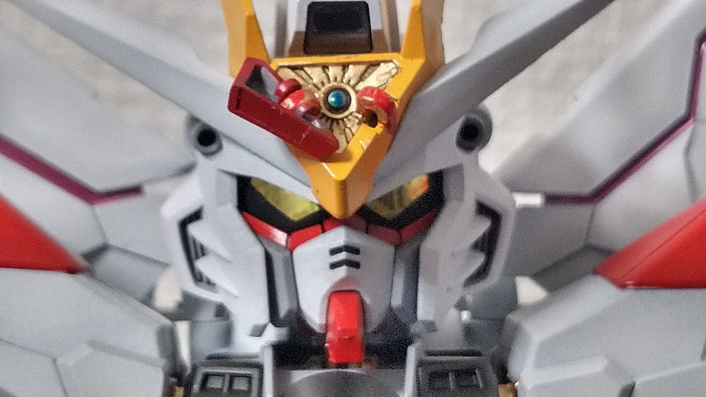 マジで変な声が出たけど額のパーツが音もなく何処かに飛んで行って行方不明になりました。ただでさえカメラアイのパーツを廃棄してしまうという我が身を疑う事をやらかして何とか誤魔化したところなのに(´；ω；`)もうコレは倉庫行きで活躍するとしても部品取りだな…それでは皆様、良いお年を…………