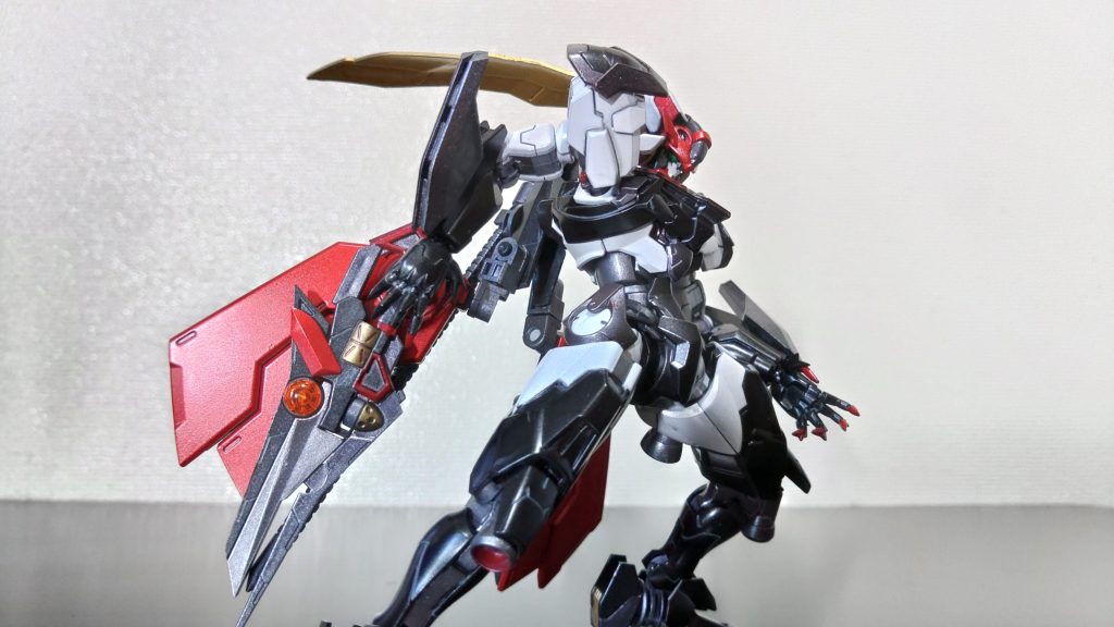 バンデットマントの裏地は武器のホルスターも兼ねている。