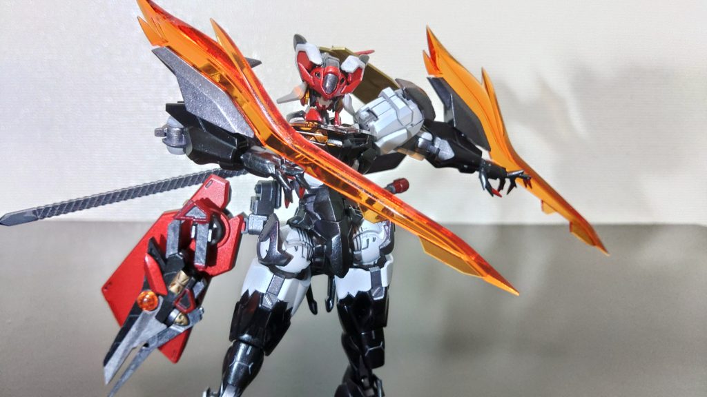 「バンデットクロー」近接格闘用装備ではあるが実際には壁をよじ登る際に使用されることが多い。