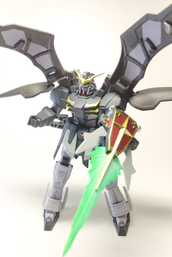 通常、ホワイトのところは、エアクラフトグレーに若干パープルを足して調色したものを塗装しました。