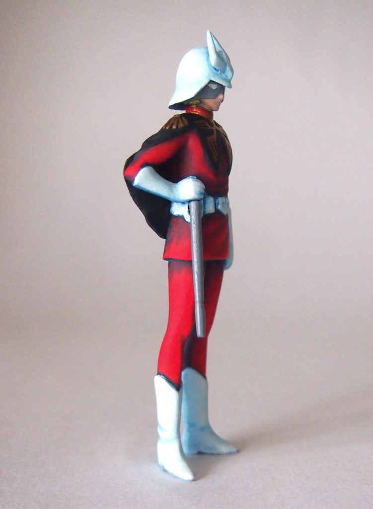 赤部分的には藍色を白には薄いブル－を使用しております