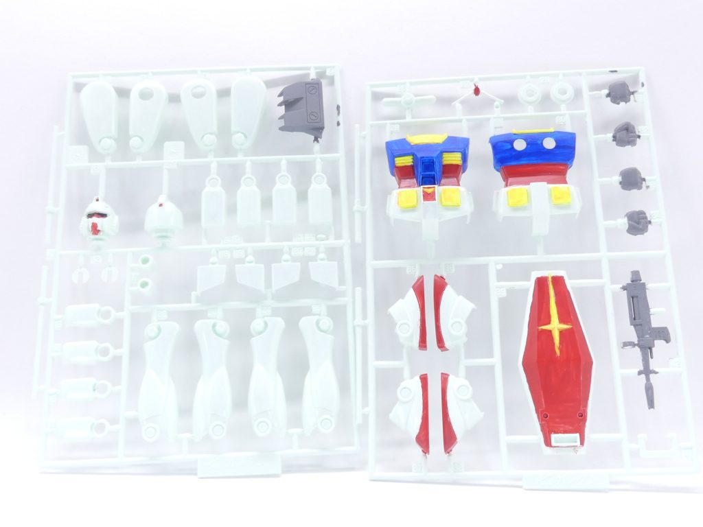 とりあえず塗装見本通りに全塗装して。実際は接着後ほとんどを塗り直します。赤部分などのリカバーが大変でした。あくまで参考程度に。