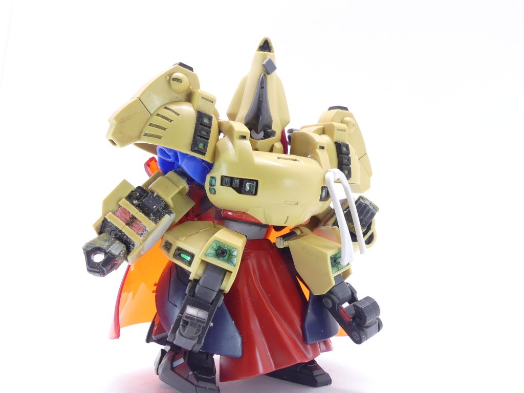 オベロンオーヴェロン(仮):「突然誰だって?僕はただの製作中のガンプラさ。あとSDガンプラが出てくるんなら「放課後」じゃないかって?…突然のレイドのようにやってきたイベント。筆者はこの時期多忙だからね。次回予定の作品の撮影すらやれてないという有様だ。なので旧GUNSTA時代の過去作を持ってくることにした。旧GUNSTAが消えたことで説明は難しいはずだったんだけど一部設定はブログに書いてあるしなんとか間に合わせにってね。写真は一部を除き当時流用。一部の文言はインターネットアーカイブのウェイバック…ごほんごほん、とにかく廃棄孔の奥からサルベージしておいたよ。それでは楽しんでくれたまえ。…あと、こんな僕がどんな役割で登場するのかは今後の「放課後」のお楽しみだ。えーと…投稿は筆者が万博に行く辺りになるんじゃないかな?」