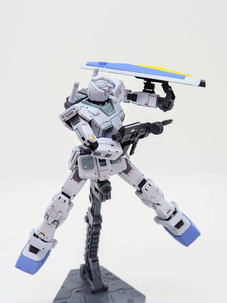 RG2.0がなかなか手に入らないのでHGを使いましたが、十分にグリグリ動きます。