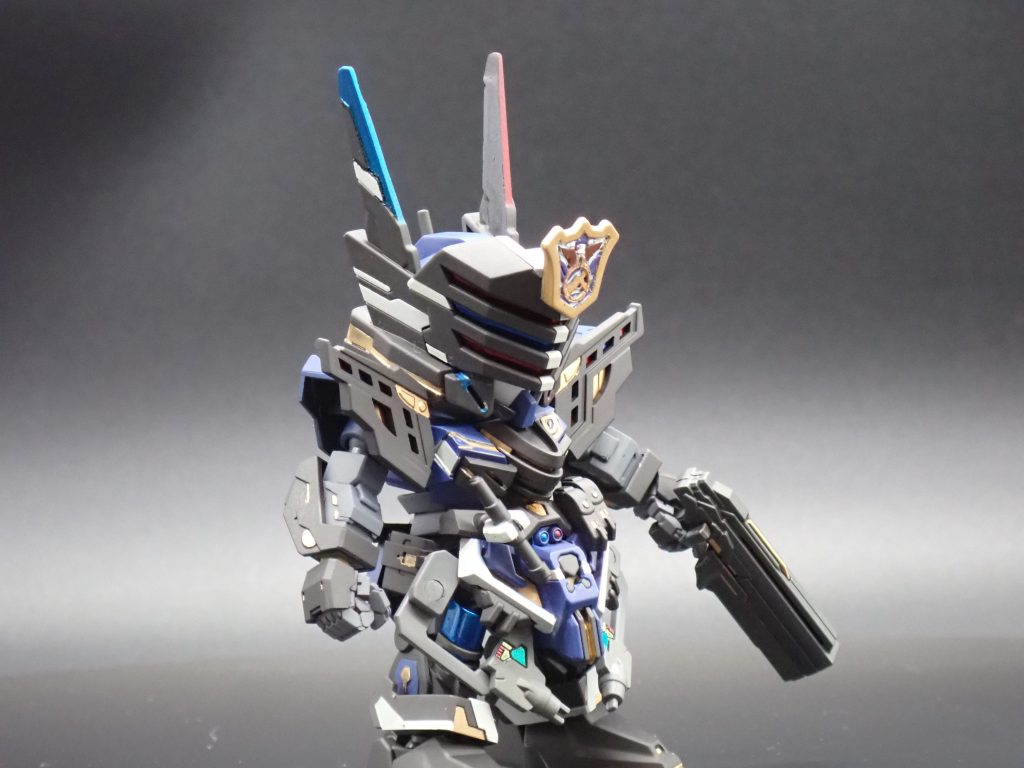 右側　アンテナ（？）部分の肉抜き穴を安易に埋めてしまった事を後悔してます。