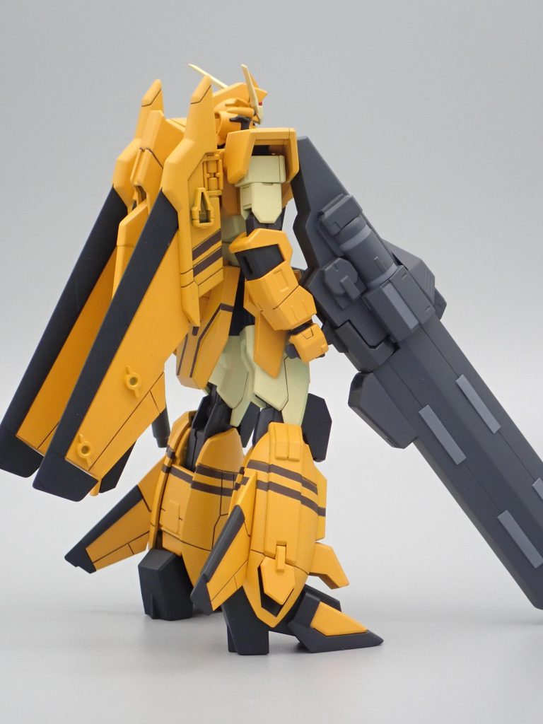 最も大きな変更点は右手に装備された74式420mm2連装レールバズーカ「ヒノカグツチ」である。これはラミネート装甲、フェムテク装甲が施された艦艇であっても威力を発揮できるように開発された武装で、連射性と威力を優先されている。そのため武装は大型で取り回しが困難である上に、装弾数が少なく消費電力も大きい。また、本装備はＭＡ形態において機首になる部分であるため、喪失した場合は変形ができなくなる。