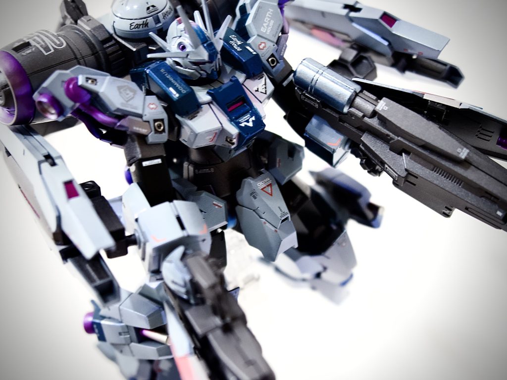 追記ブラックライトも持っていないのに、なぜか蛍光ピンクとクリアブルーで紫の焼き表現に挑戦してみました。