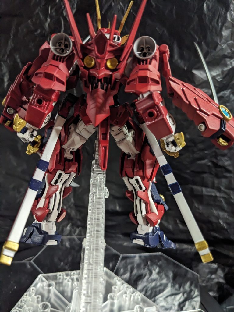 原因がわかれば即行動、ニルスはカイザーに弟子入り、その技術を学ぶことを即決した。ビルド世界にはファンネルをマニュアルでコントロールしたり、なんなら機体を複数同時操作などと本当に二本の手だけでやってるのかこれ?と思わざるを得ないトンデモ技術が存在する。