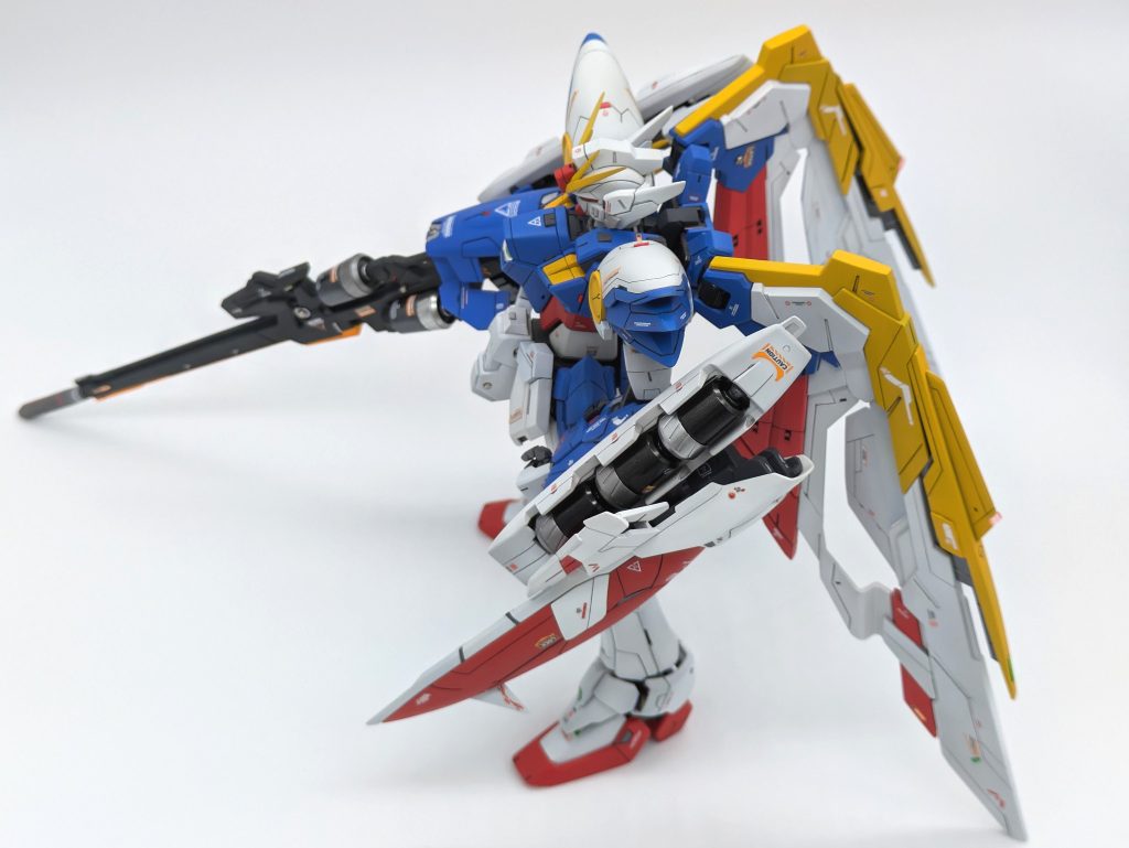 一応変形機構も残ってますが塗装剥げが怖くて変形させてません(zaku-kao9)