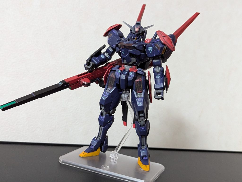 クワイエット・ゼロが成就した世界線。パーメットリンクを介する兵器は元よりインフラさえ掌握されてもなお地球圏の人類は戦うことをやめなかった。ガンドノードを現場で指揮する無人機という設定です。どこにでもエリクトがいるのにガンドノードの指揮官機が必要なのかはわからない……俺たちは雰囲気で設定を作っている。カメラアイが暗いのは無人機だから(決してサボったわけではない、決して)