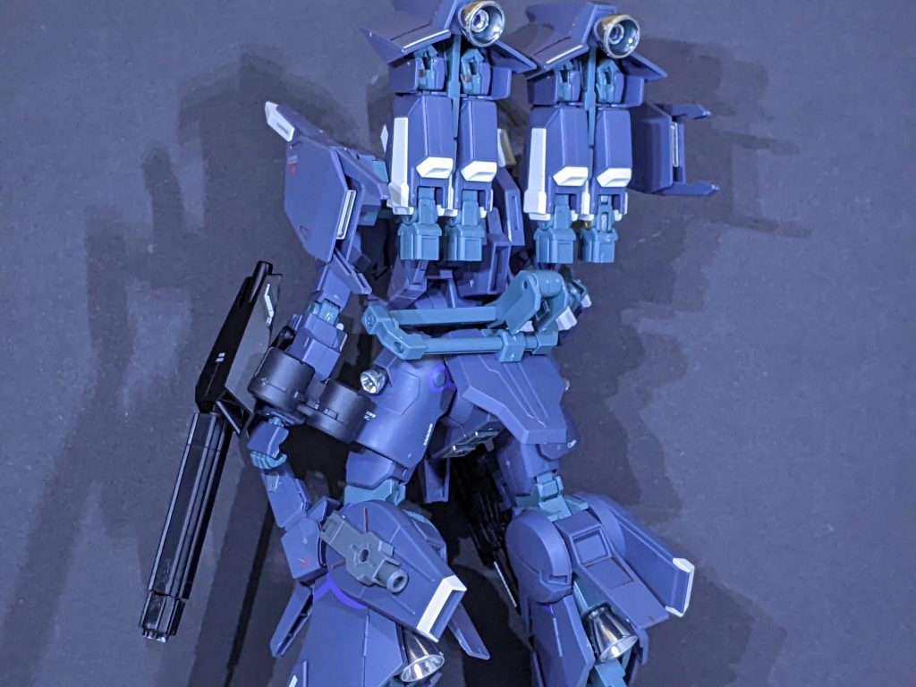 バーニアパーツはメッキシルバー。