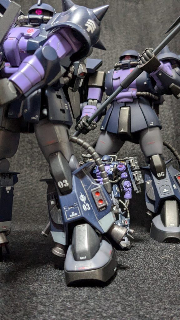 3機揃える事が出来ないので(3つしか持ってないのにその内の1つをシン・マツナガ機にしちゃったからねw)誰の機体とか明記してませんが、とりあえず3機揃ったので並べてみました。 「ガイア、マッシュ、オルテガ!ジェットストリームアタックだ!」 何かサイズがバグりますね。