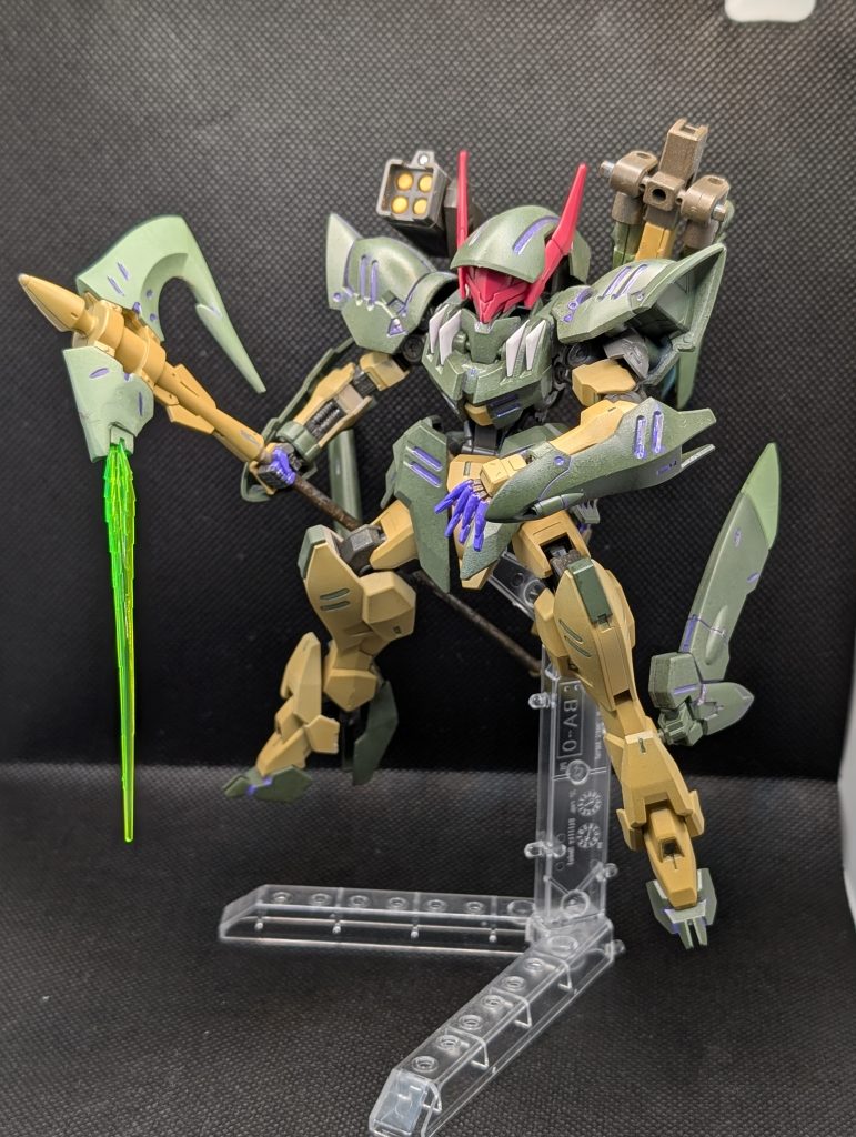 アンカーをビーム刃が出るように改造してリーフブレードとソーラーブレードを兼ねたような武器にしました(ウツボットはソーラーブレード覚えないけど…)鉄血のガンダムはビーム使わないけど、ウツボットの種族値的に物理・特殊両方ありだから良いよね
