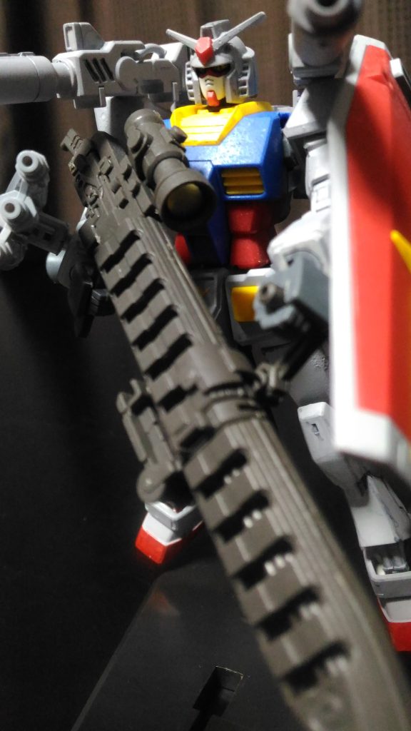 ガンダムエースの付録についてたパーツを寄せ集めただけですが、なかなか様になってますよね。