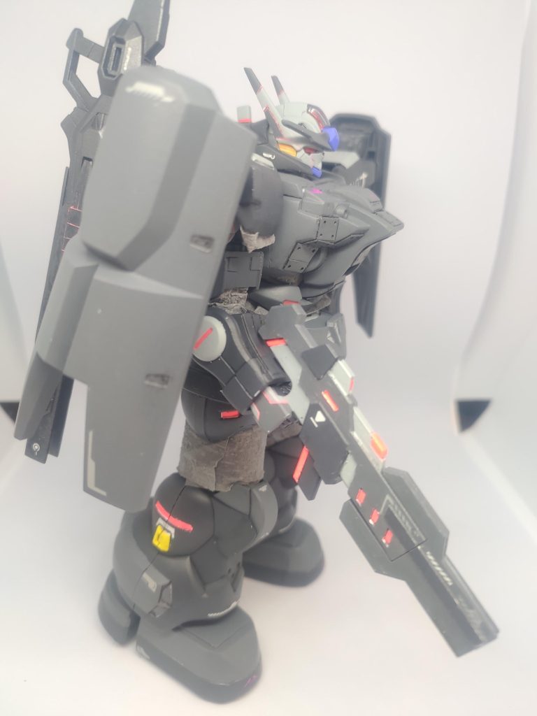 デカールはディランザ(ラウダ、一般機)で使用してます。エスカッシャンは色々と緩衝するのでつけてません