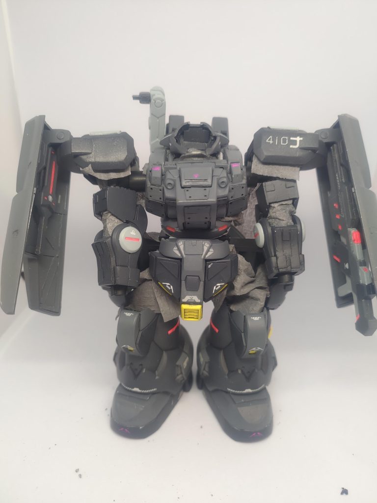 エアリアルか夜光粉末を使用してるので、鎧飾りで飾ります。塗装前は製作工程の方に。飾り骨格はプラパイプとプラ棒で作りました最後まで閲覧ありがとうごさいます今年はこれが完成品投稿ラストです