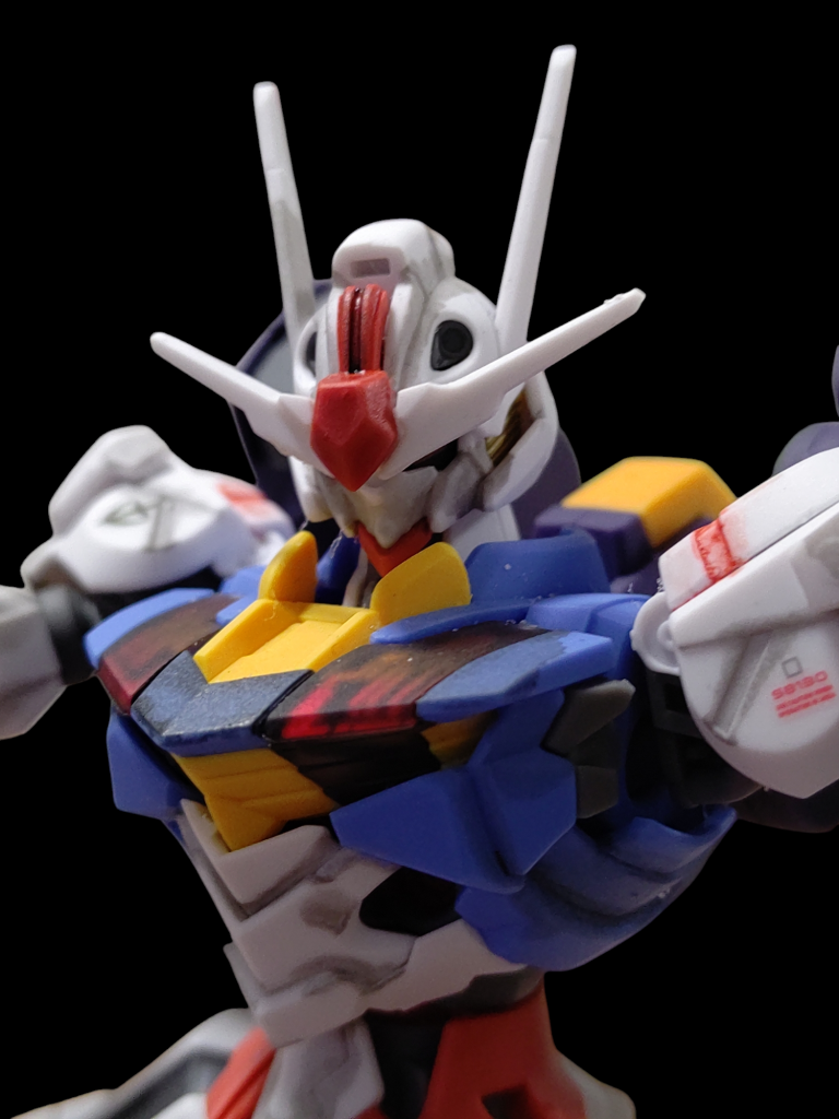 「君」じゃなくて「ちゃん」らしいですが、確かにちょっと丸くてイケメン…というよりは確かに美少女なイメージかも。あと腰？ウエスト？の細さも女の子だから？