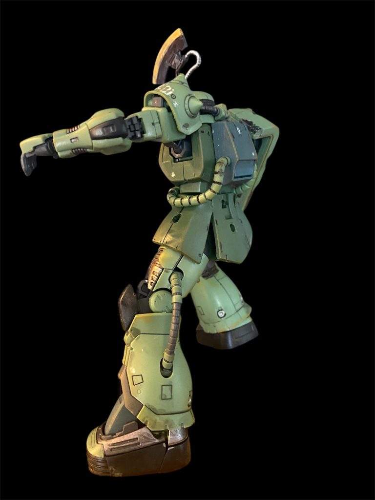 足首あたりのノズルはメッキシルバーで目立つ感じにしました。