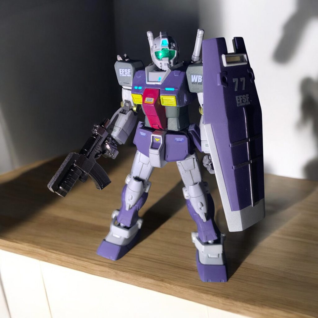 LEDを仕込む技量は無いので、お手軽に発光させられるのは良いですね！