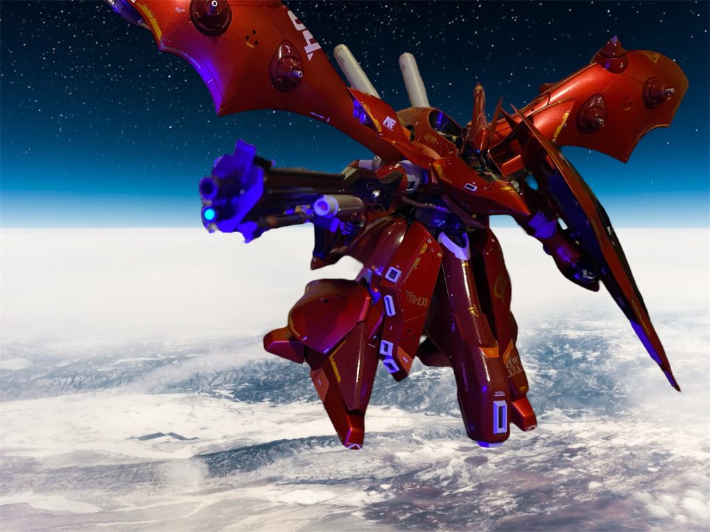 「ナナイ、これが私の為に用意してくれた機体か？」「はい、MSN-04Ⅱ ナイチンゲール　先程アナハイムのグラナダ工場から引き渡されたばかりです。」「これが、、この巨体でMSだとでも言うのか⁉︎」「そうです。MAのような一撃離脱でなくナイチンゲールはあくまで高機動戦闘を主眼に置いた設計ですのでMSと言えます。」「私は鈍重な機体は性に合わん。思い通りに動くのか？」「サイコミュが全身のアポジモーターとリンクしているので、運動性能は想像以上です。サイコフレームの搭載量もサザビーより大幅に増えていますので、驚くほどの追従性があります。」