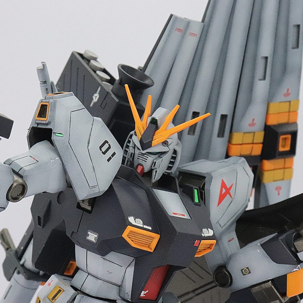 Amazon.co.jp: HGUC ν 塗装完成品 アクリル台座付き : おもちゃ