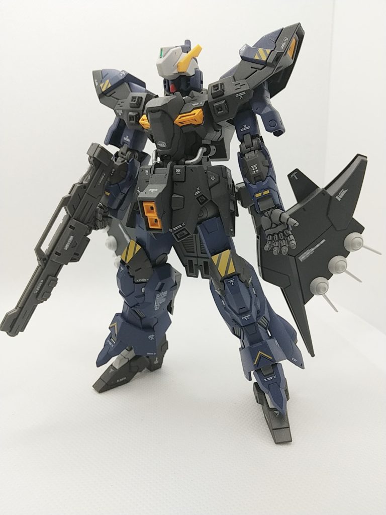 結構前に作ったものなので、特に手は加えてません塗装はガンダムカラースプレーのティターンズブルー１と２です缶スプレーでお手軽にティターンズカラーに塗れるって便利ですよねえ