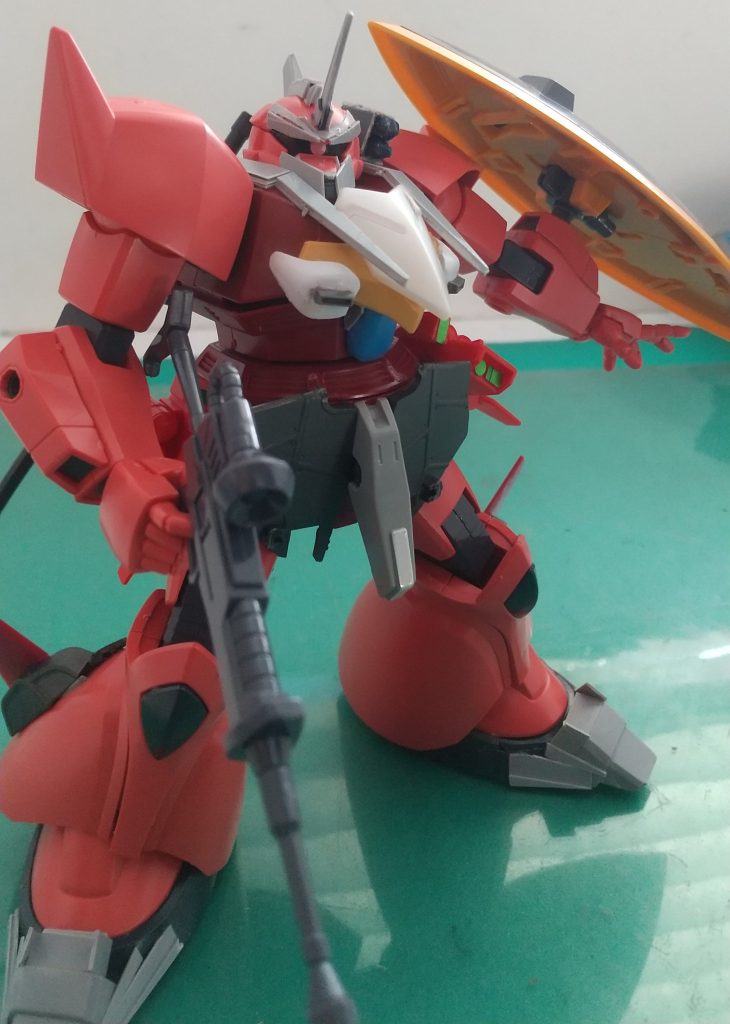 「降下準備、急げよ」顔の脇には2発のみのミサイルポッドがあります。こういうワンポイント装備好き。