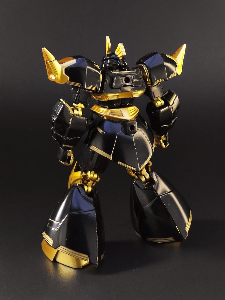 素体はシャア専用ゲルググですが、黒に塗装した事で全くシャアっぽくなくなりました。パイロットが誰かという事はあまり意識せず、カッコよさを重視したカラーリングで制作しています。