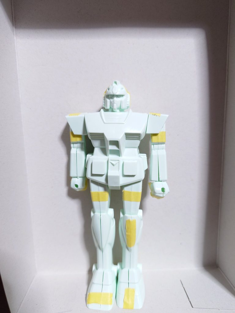 まずは素組で、アンテナは接着しなくてはいけないのでここでは付けていません