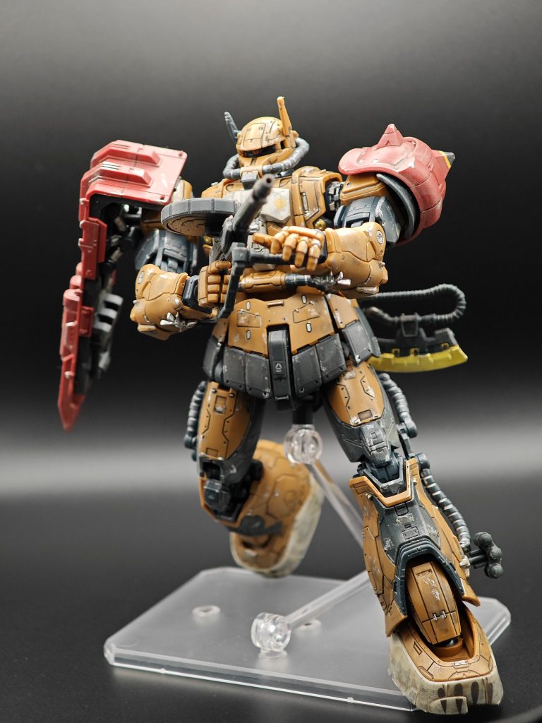 こちらのザクに関しても戦車や歩兵相手に無双しまくる姿が堪能できMSの強力さを思う存分見せてくれてましたね。そして主人公機という事で最期まで大活躍…かと思っていたら1話終盤にてもっとやべぇ奴が出て来たせいで…