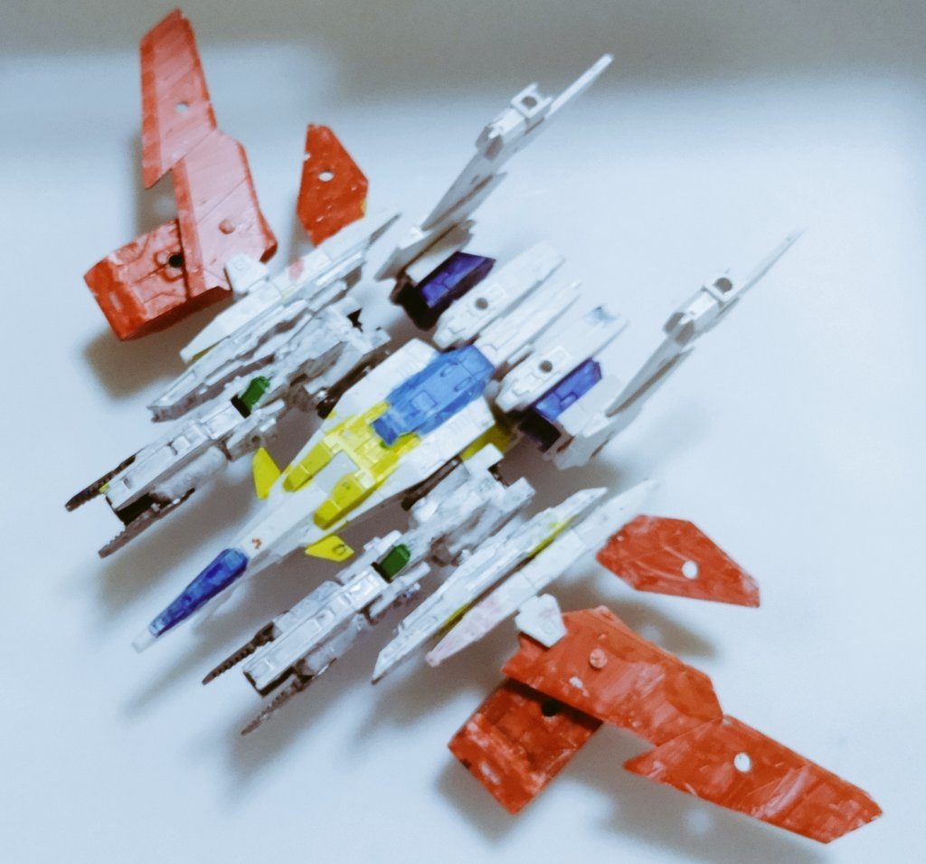 ラーファイターラーガンダムの合体用大型サポートメカ。