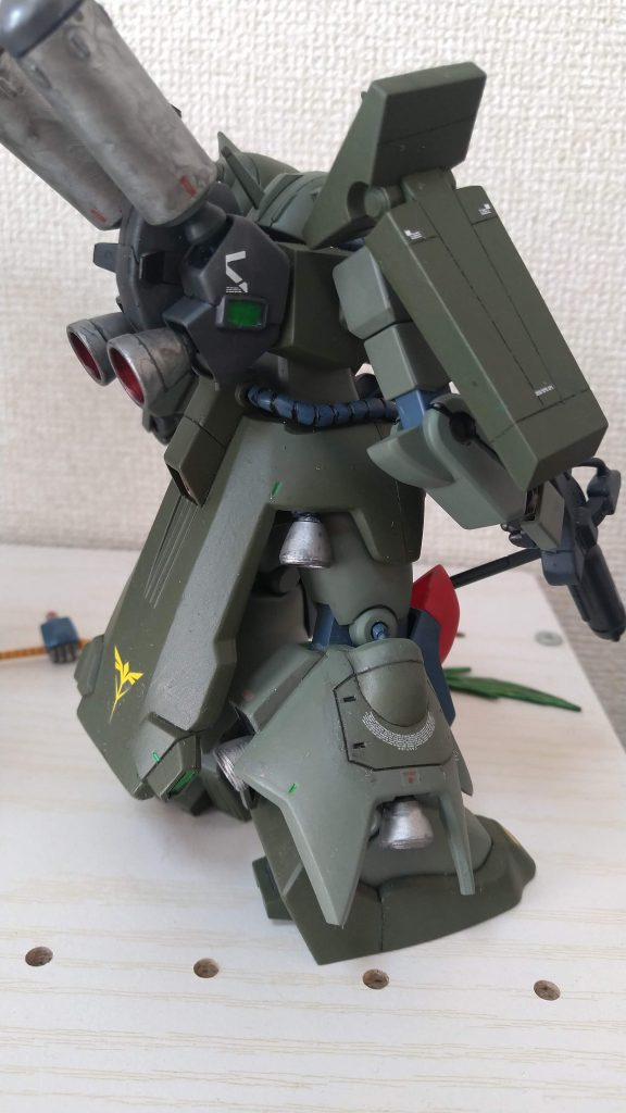 またどこかで出会えて手に入れたら全体的にスジ彫りしてまた違った色で塗ってみたいと思いました。