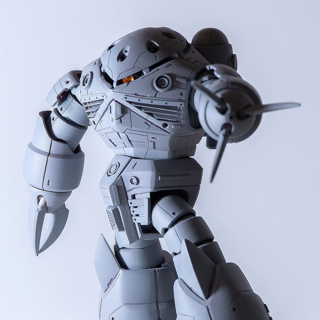 サフを吹き終わったところです。