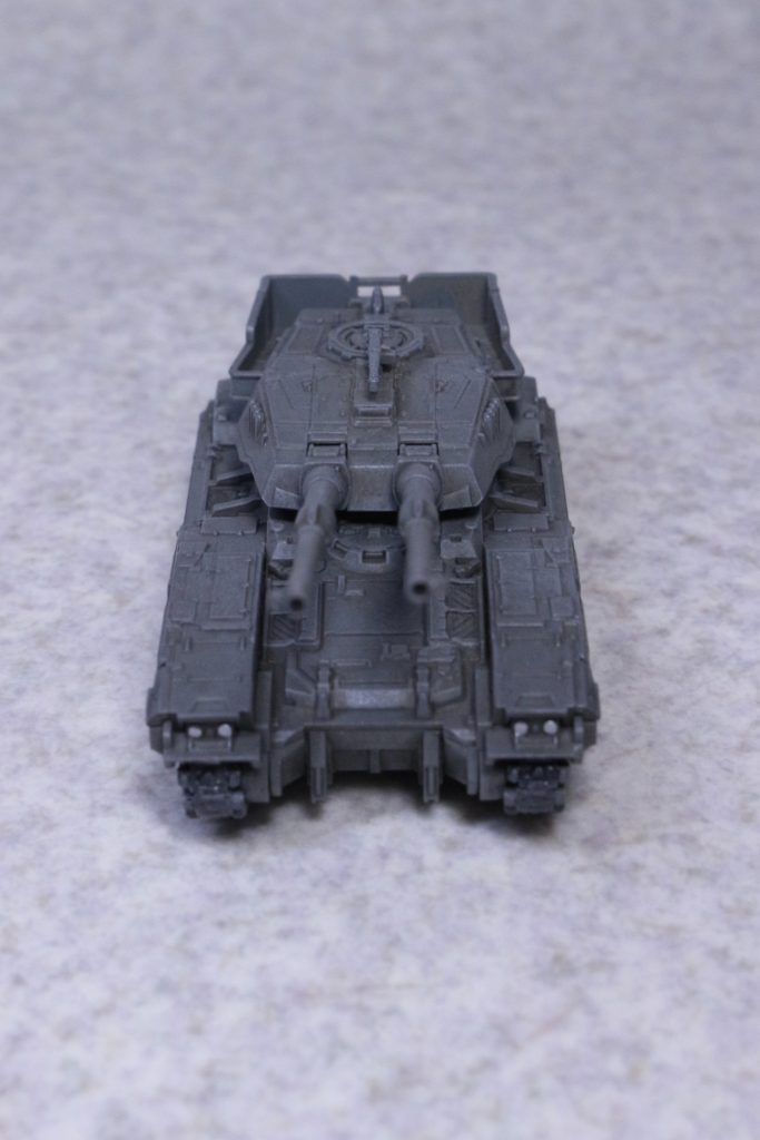 61式は砲口をピンバイスとデザインナイフで開口し履帯とヘッドライトだけ塗装、あとはウォッシングとドライブラシでディテールを際立つようにした成型色仕上げです。スケモの戦車キット等は作った事がないので不安でしたがまぁ上手くいってよかった。