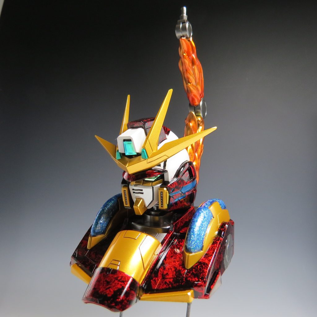 勿論ディスプレイベースなので上にキットを展示することも可能です