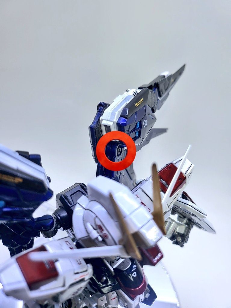 ここのパーツが粉々に砕けました。今まで割れないようにふいていたし割れたことなかったのですが今回4倍希釈には耐えられなかった模様接着剤やらで補修し何とかなりました😅